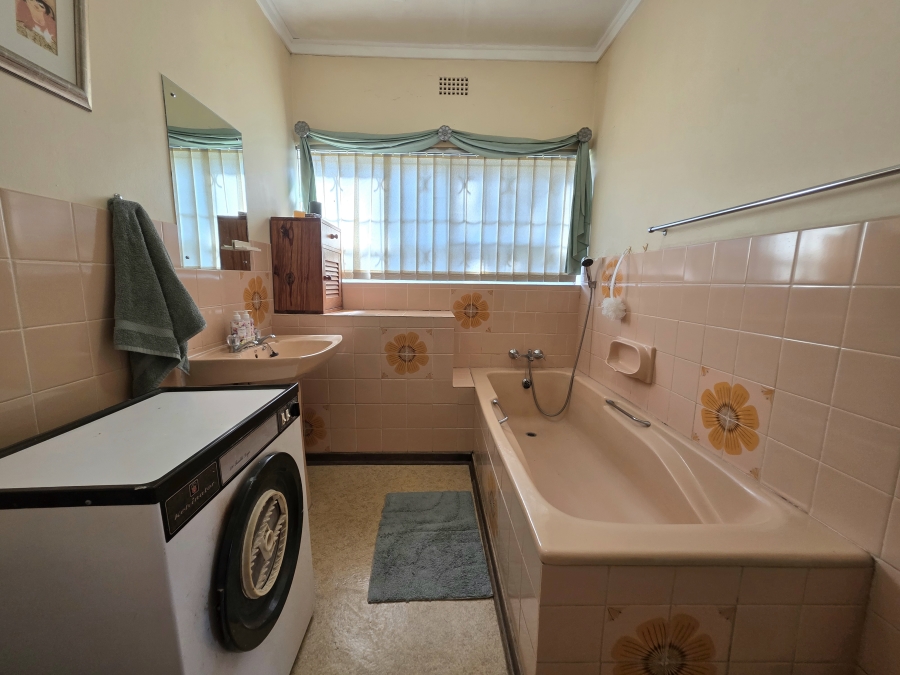 5 Bedroom Property for Sale in Riebeeckstad Free State